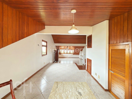 Image 31 - 895495