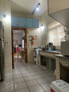 Image 13 - 895525