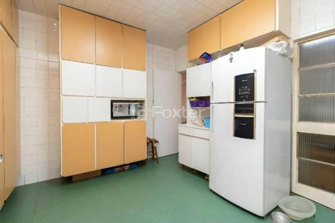 Image 7 - 895551