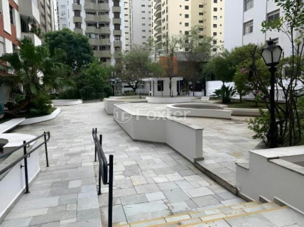 Image 19 - 895551