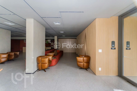 Image 21 - 895630