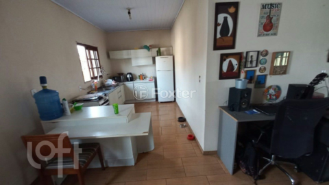 Image 9 - 895640