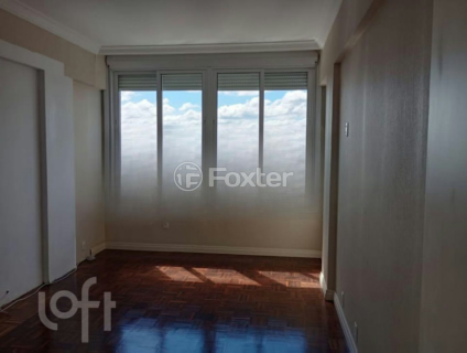 Image 7 - 895645