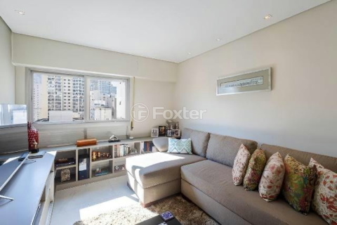 Image 7 - 895652