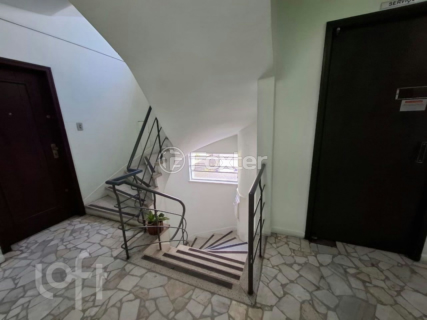 Image 36 - 895658