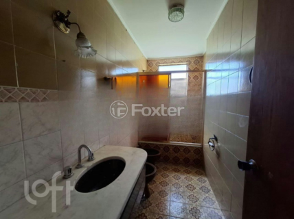 Image 31 - 895658