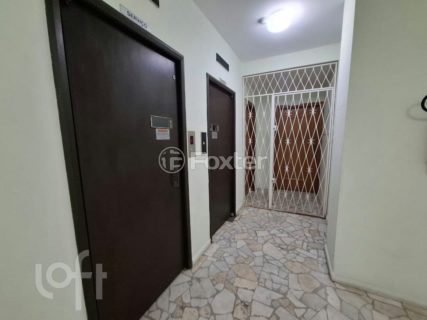 Image 35 - 895658