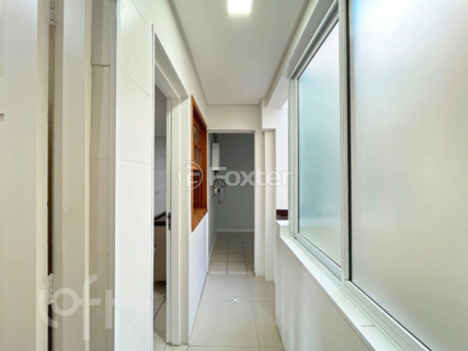 Image 9 - 895661