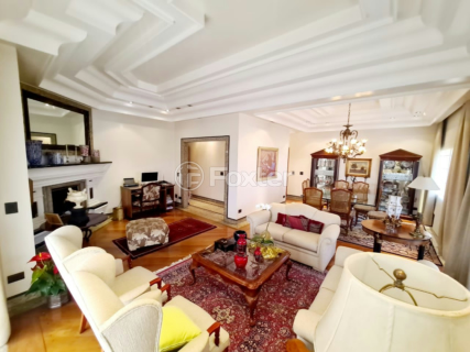 Image 4 - 895697