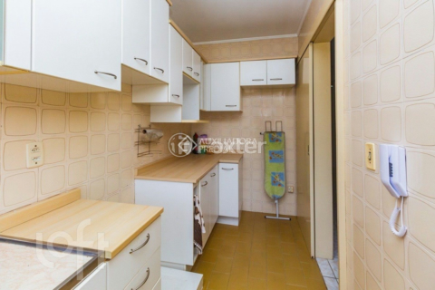 Image 6 - 895800