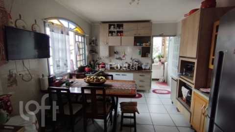 Image 8 - 895843