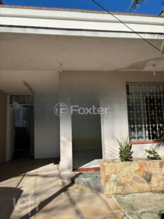 Image 6 - 895850