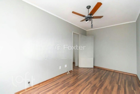 Image 9 - 895917