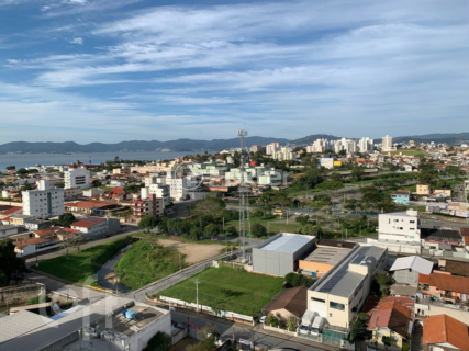 Image 2 - 895939