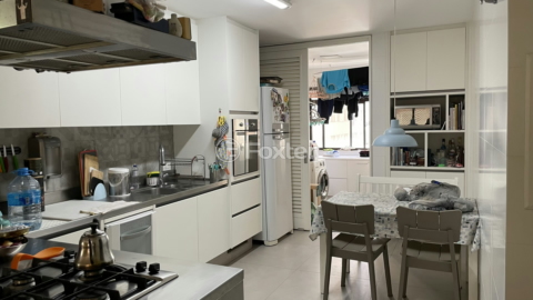 Image 3 - 895956
