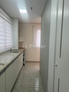 Image 21 - 896029