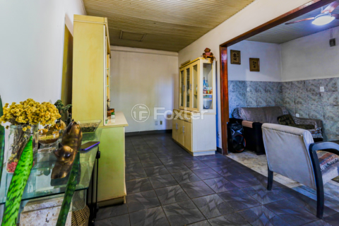 Image 4 - 896044