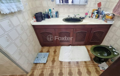 Image 12 - 896064