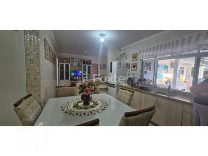 Image 9 - 896065