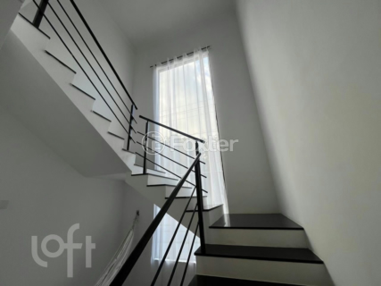 Image 7 - 896100