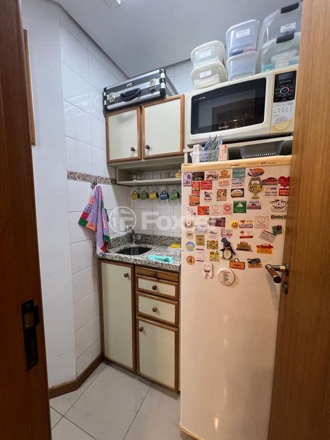 Image 7 - 896139