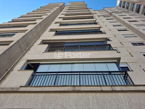 Image 29 - 896144