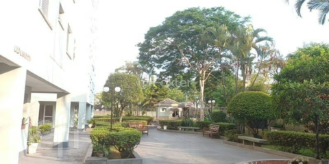 Image 9 - 896195