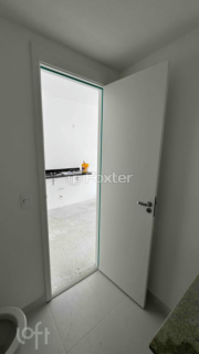 Image 7 - 896207