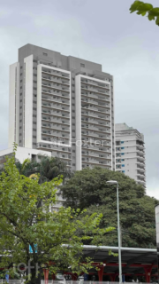 Image 10 - 896207