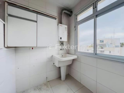 Image 9 - 896223