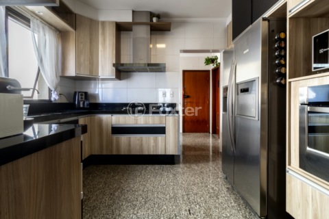 Image 7 - 896294