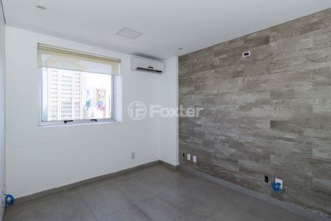 Image 9 - 896365