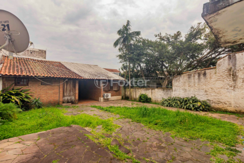 Image 33 - 896402