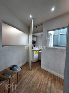 Image 32 - 896609