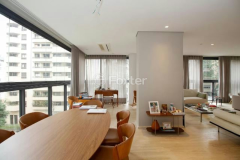 Image 6 - 896621