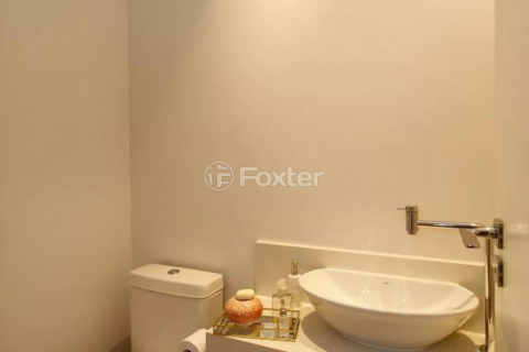 Image 7 - 896621