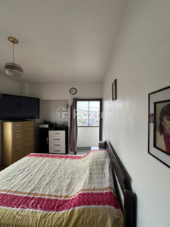 Image 11 - 896636