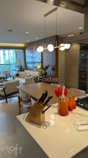 Image 7 - 896641