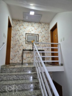 Image 9 - 896650
