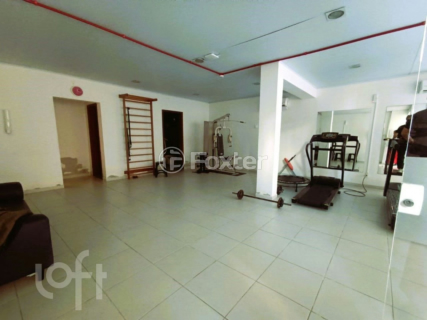 Image 32 - 896672