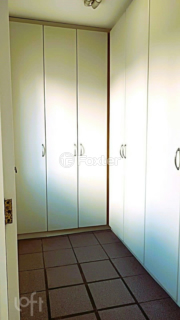 Image 19 - 896672