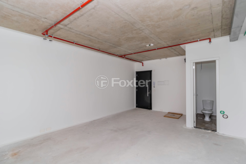 Image 3 - 896697