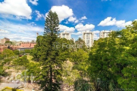 Image 4 - 896705