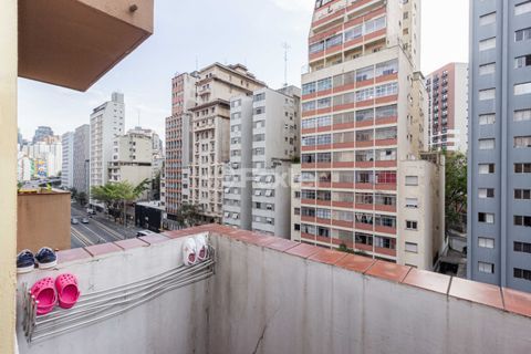 Image 12 - 896805