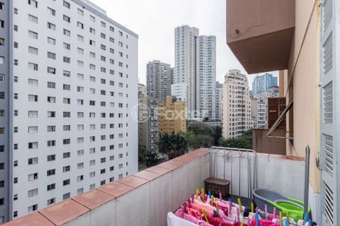 Image 10 - 896805
