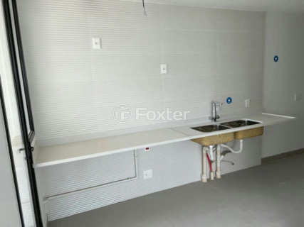 Image 7 - 896985