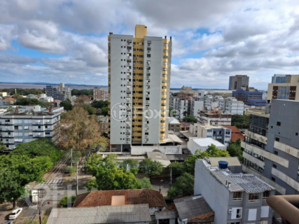 Image 3 - 896990