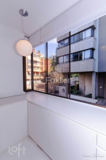 Image 31 - 896997