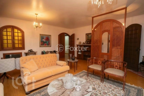 Image 33 - 897001