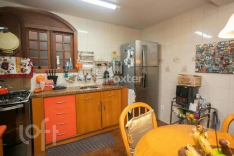 Image 7 - 897001